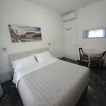 Konukevi Minihouselarissa Diverona