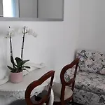 Minihouselarissa Diverona ゲストハウス 3*