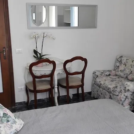 Minihouselarissa Diverona Konukevi Verona
