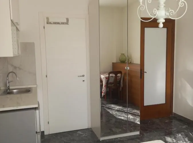 Гостевой дом Minihouselarissa Diverona