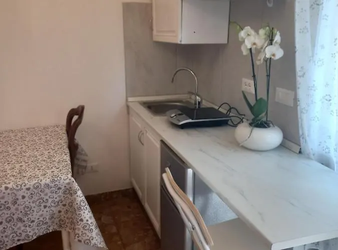 Minihouselarissa Diverona Верона