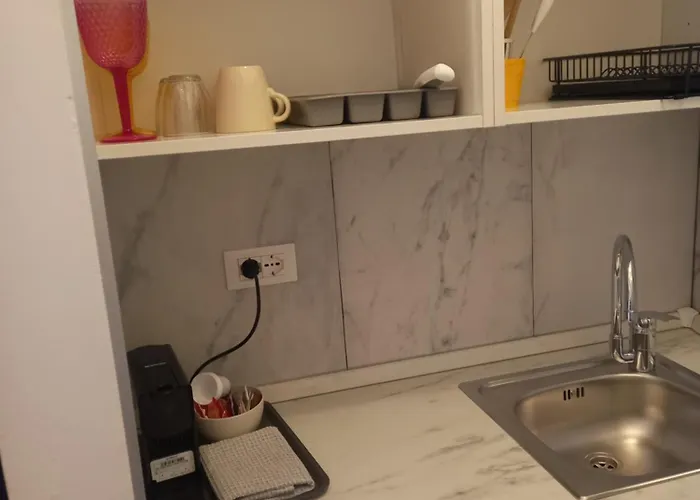 Гостевой дом Minihouselarissa Diverona