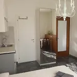 Gæstehus Minihouselarissa Diverona