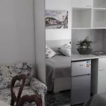 Minihouselarissa Diverona Gæstehus 3*