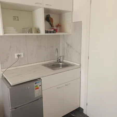 Minihouselarissa Diverona ゲストハウス 3*