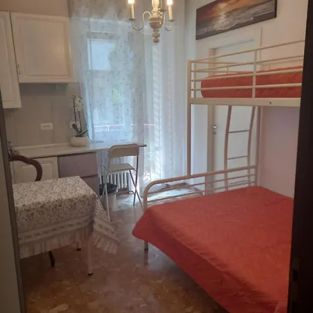Minihouselarissa Diverona 3*