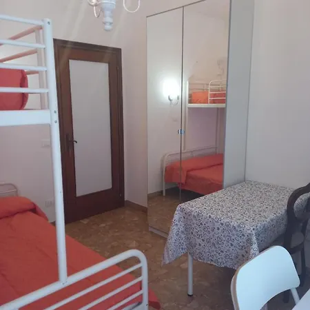 Minihouselarissa Diverona 3*