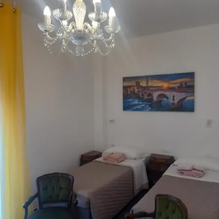 Minihouselarissa Diverona