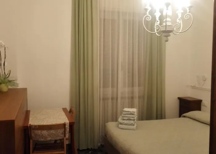 Gasthuis Minihouselarissa Diverona 3*