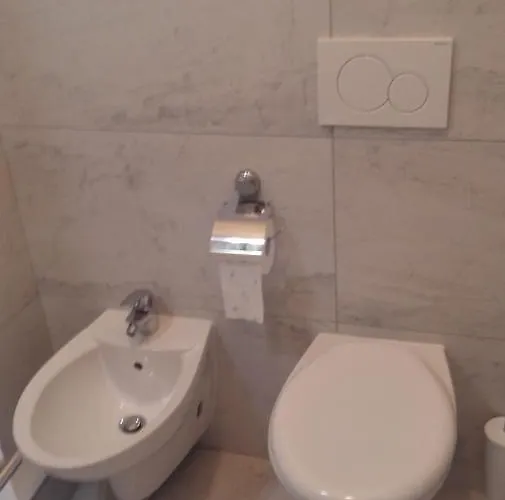 Gasthuis Minihouselarissa Diverona 3*