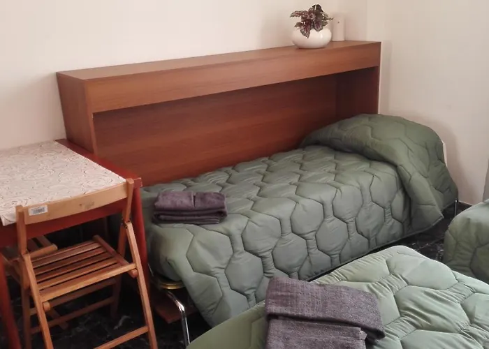 Minihouselarissa Diverona Pensionat 3*