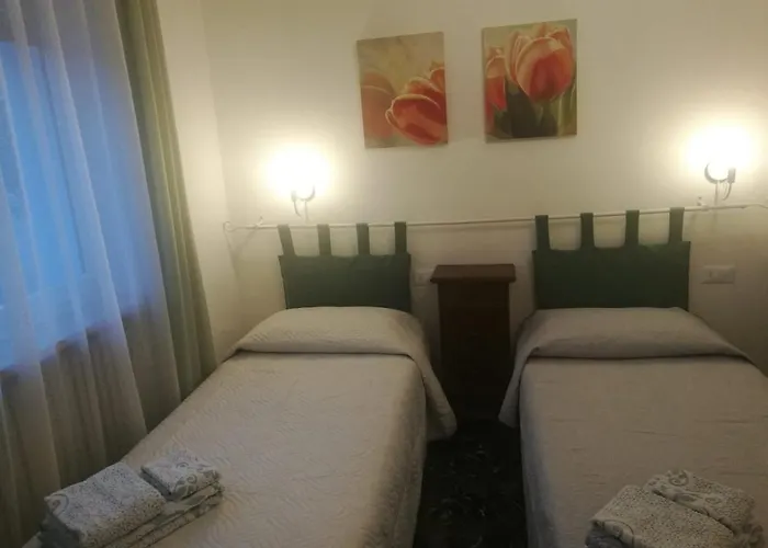 Pensionat Minihouselarissa Diverona Verona