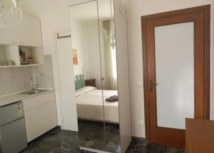 Minihouselarissa Diverona Pensionat Verona