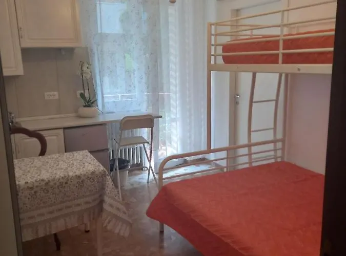 Minihouselarissa Diverona 3*