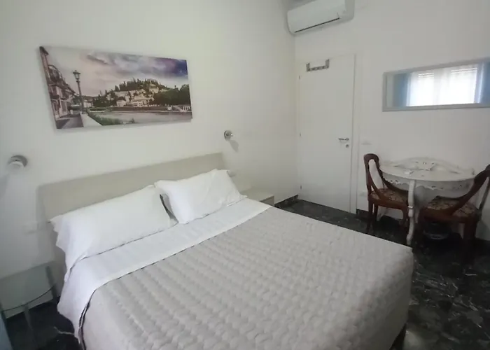 Pensionat Minihouselarissa Diverona