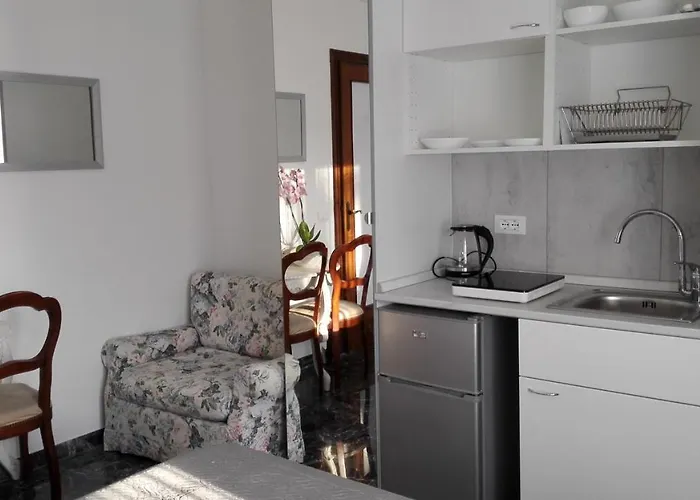 Gasthuis Minihouselarissa Diverona Verona