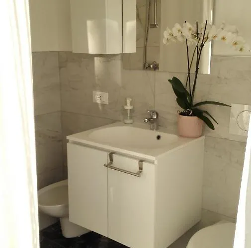 Minihouselarissa Diverona Pensionat Verona