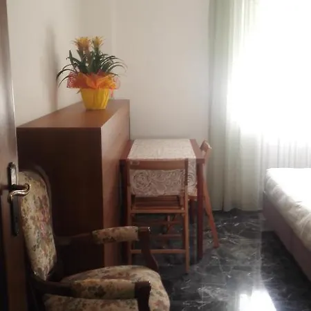 Minihouselarissa Diverona 3* Verona