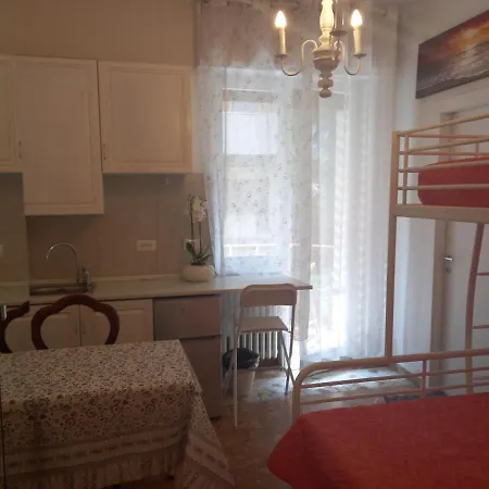 Minihouselarissa Diverona