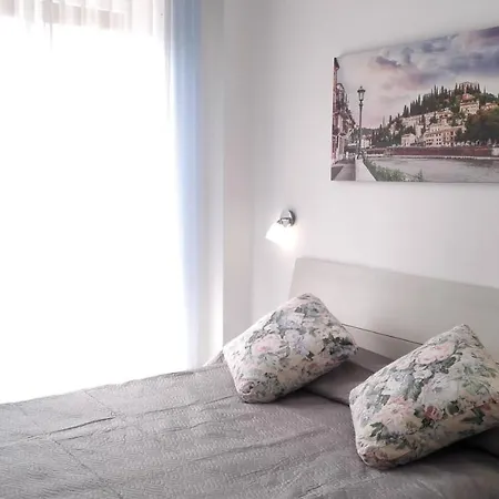 Minihouselarissa Diverona