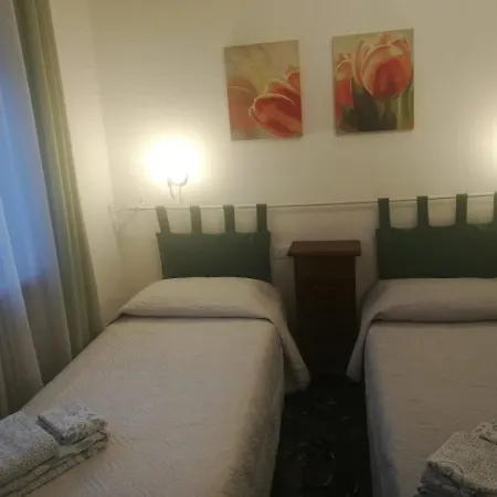 Pensión Minihouselarissa Diverona Verona