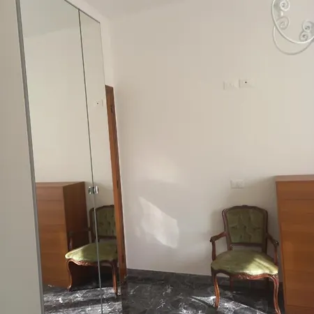 Minihouselarissa Diverona Pensión Verona