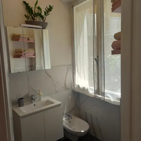 Pensión Minihouselarissa Diverona Verona