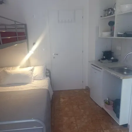 Pensión Minihouselarissa Diverona