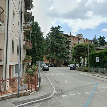 Minihouselarissa Diverona Pensión Verona