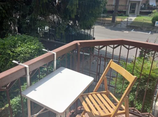 בית הארחה Minihouselarissa Diverona