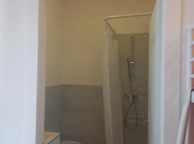 Minihouselarissa Diverona فيرونا