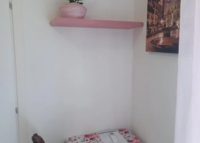 Minihouselarissa Diverona بيت ضيافة